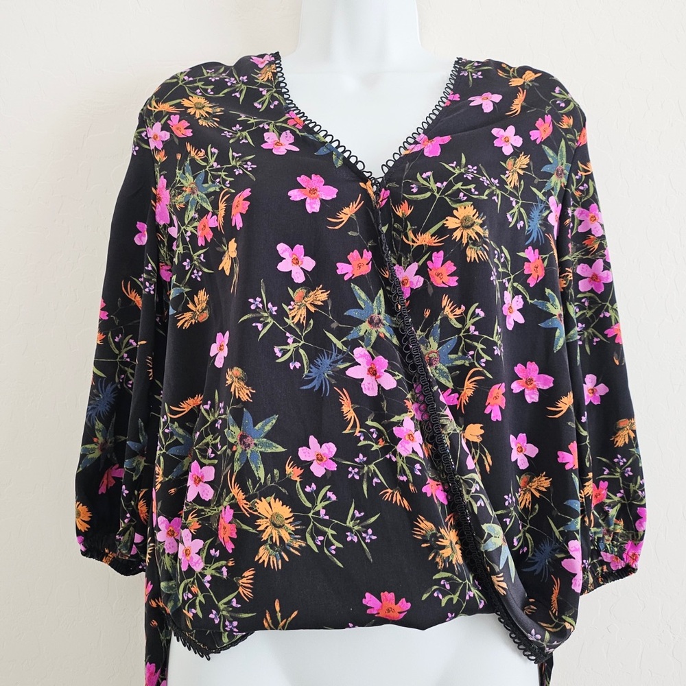 🆑️3/$15 Ava & Aiden Oversize Black Pink Orange Floral Wrap Blouse S/M